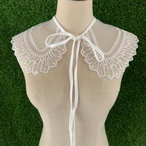 Hollow Embroidered Shawl Fake Collar 