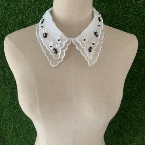 Hand embroidered fake collar 