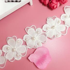 Double-layer lace three-dimensional beaded flowers