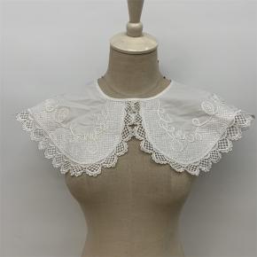 Lace collar