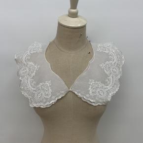 Organza collar